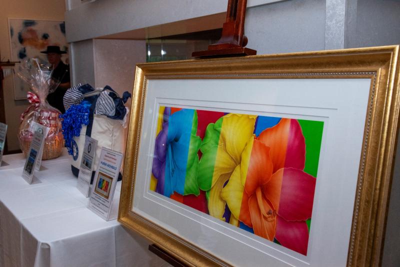 Murray Archibald’s original acrylic “Emotions” is minutes away from going to a new home with an auction bidder.